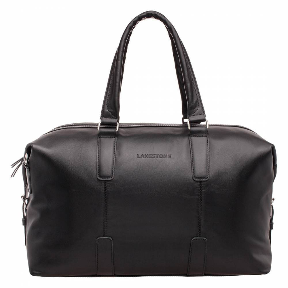 Дорожная сумка Kennard Black Дорожная сумка Kennard Black<p>Стильная дорожная сука для мужчины, привыкшего путешествовать как на большие, так и на малые расстояния. Это стильный аксессуар, изготовленный из качественной натуральной кожи. Смотрится сумка стильно, дорого и по-мужски надежно. </p><p>Удобство транспортировки – это немаловажная характеристика, которая отличает все дорожные сумки. Представленный экземпляр имеет анатомические ручки, которые безупречно ложатся в мужскую ладонь. Кроме того, в комплекте идет сменный плечевой ремень, позволяющий в нужный момент разгрузить руки. </p><p>Дно жесткое, имеет дополнительное усиление, сто позволяет изделию отлично держать форму. Внутреннее пространство очень просторное, имеет отсек для ноутбука или планшета, карман открытого типа. С такой сумкой не страшны любые, даже самые дальние дороги.</p><br>